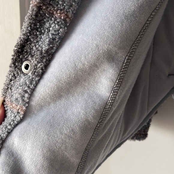 Abercrombie & Fitch Sherpa Shirt Jacket - Picture 4 of 4